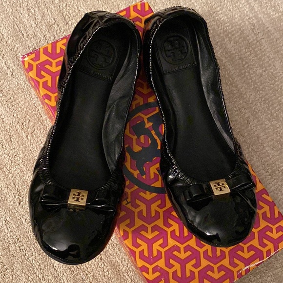 Tory Burch Eddie W/logo with Bow Ballet Flat - Picture 2 of 8